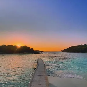 villa-vela-ksamil.albaniahotels.org/