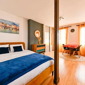 Pantheon Apartment